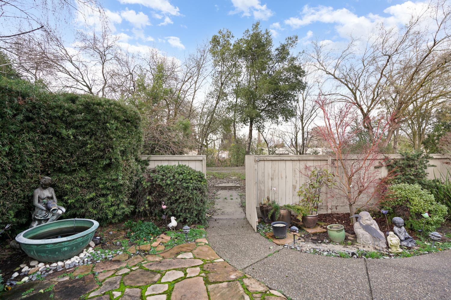 2109 Cedar Ridge Drive Stockton, CA 95207 - Photo 38 of 47