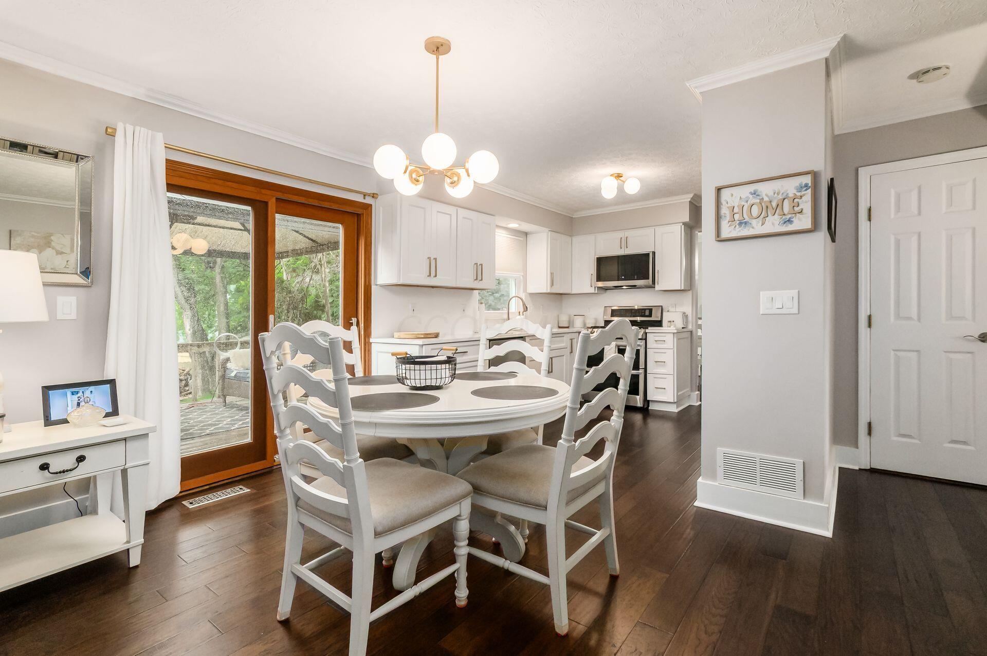 2881 Bohlen Drive Hilliard, OH 43026 - Photo 19 of 56 Dining Area - 13'7" x 9'3"