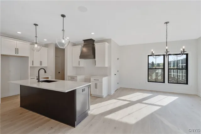 $590,900 | 111 Terwillager Lane, Manlius, NY 13116