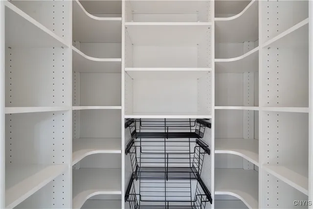 $590,900 | 111 Terwillager Lane, Manlius, NY 13116