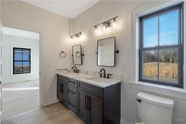 $590,900 | 111 Terwillager Lane, Manlius, NY 13116