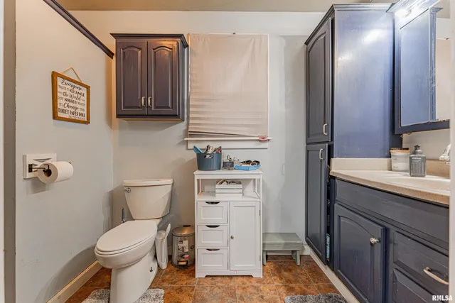 $69,900 | 400 Logan Street, New Holland, IL 62671