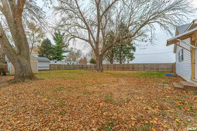 $69,900 | 400 Logan Street, New Holland, IL 62671