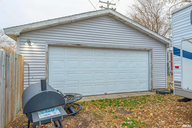 $69,900 | 400 Logan Street, New Holland, IL 62671