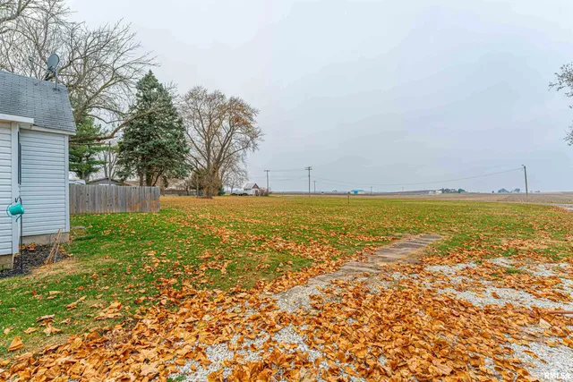 $69,900 | 400 Logan Street, New Holland, IL 62671