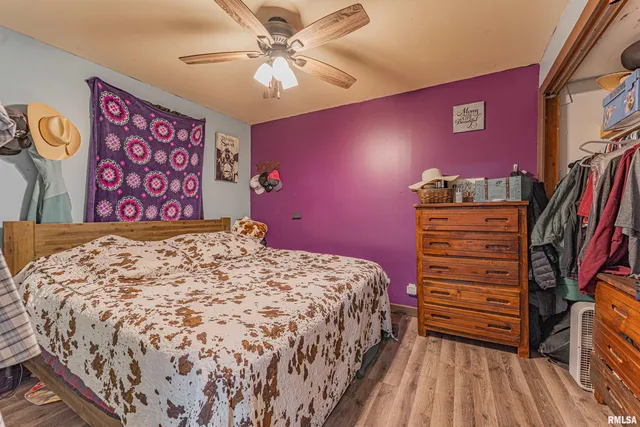 $69,900 | 400 Logan Street, New Holland, IL 62671