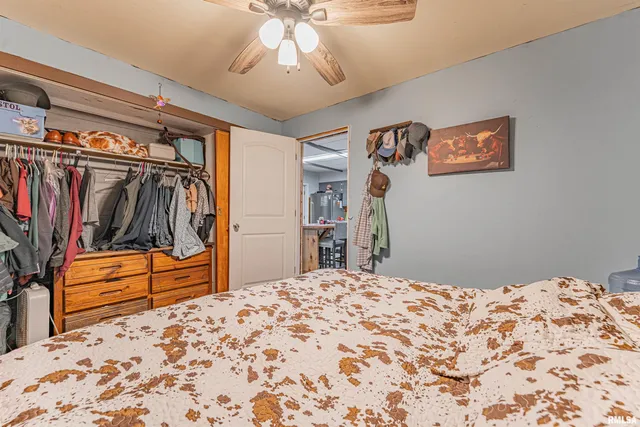 $69,900 | 400 Logan Street, New Holland, IL 62671