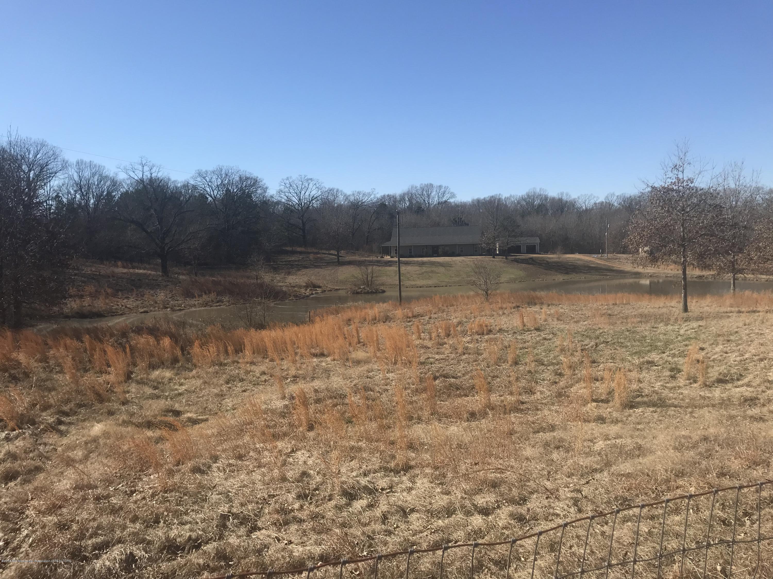 9368 Browns Ferry Road Senatobia, MS 38668 - Photo 4 of 67 2018-01-03 13.02.09