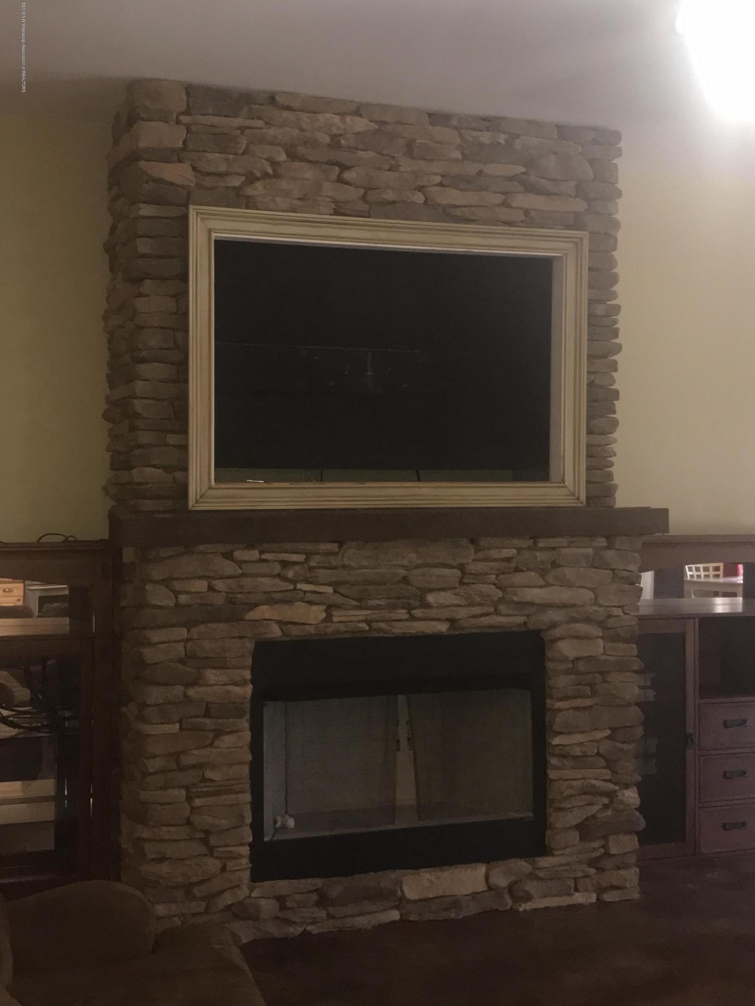 9368 Browns Ferry Road Senatobia, MS 38668 - Photo 9 of 67 2018-01-03 12.26.00