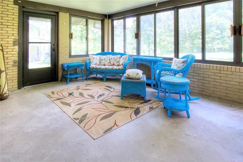 1012 West Sutter Road Glenshaw, PA 15116 - Photo 12 of 21 Gallery Image 12