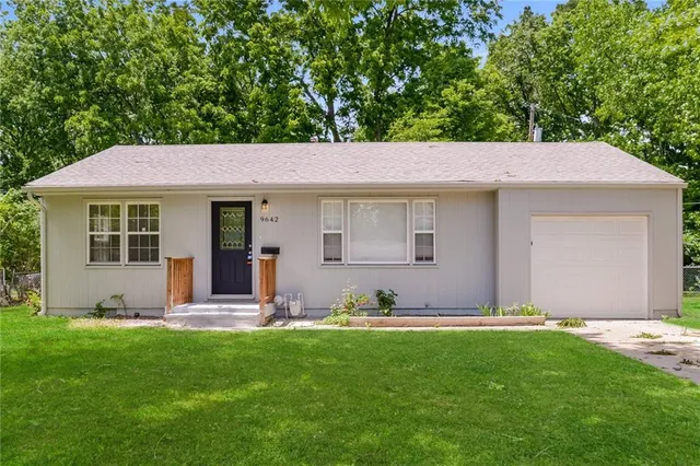 $1,515 | 9642 McGee Street, Kansas City, MO 64114