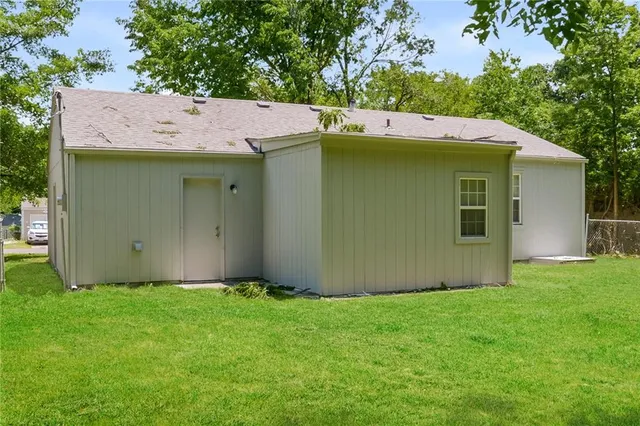 $1,515 | 9642 McGee Street, Kansas City, MO 64114