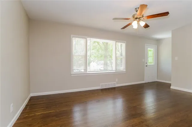 $1,515 | 9642 McGee Street, Kansas City, MO 64114