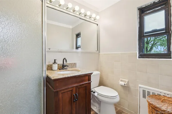 $268,000 | 1213 East Broadway, Unit B25, Hewlett, NY 11557