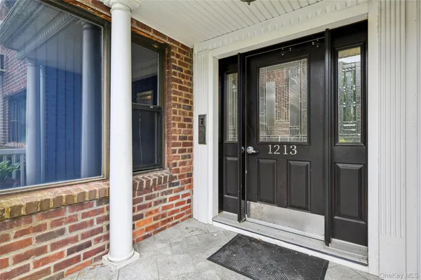 $268,000 | 1213 East Broadway, Unit B25, Hewlett, NY 11557