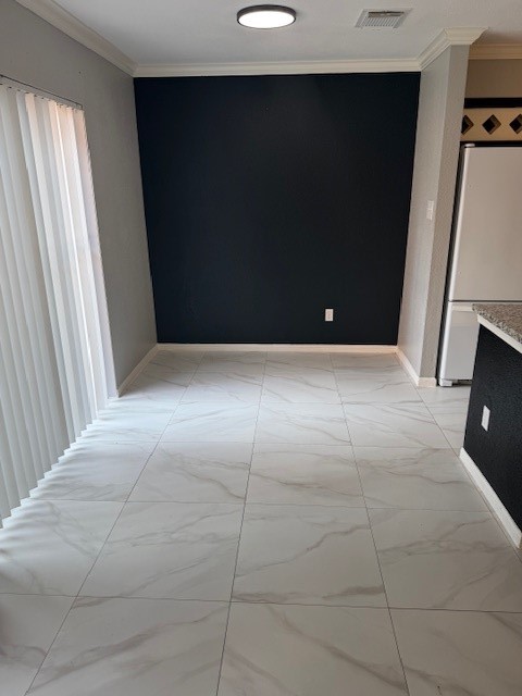 2211 South Kirkwood Road, Unit 69 Houston, TX 77077 - Photo 3 of 23 a view of an empty room and a window