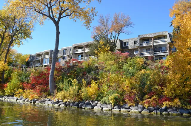 $199,900 | 4379 Wilshire Boulevard, Unit 309, Mound, MN 55364