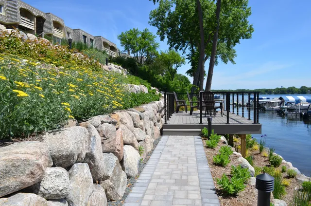 $199,900 | 4379 Wilshire Boulevard, Unit 309, Mound, MN 55364