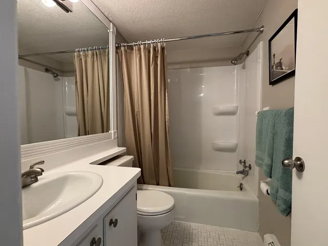 $199,900 | 4379 Wilshire Boulevard, Unit 309, Mound, MN 55364