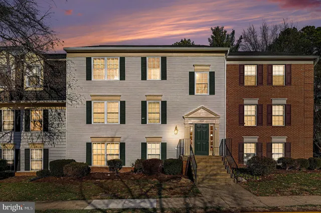 $315,000 | 9240 Niki Place, Unit 301, Manassas, VA 20110