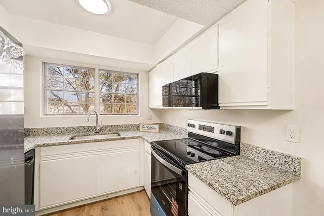 $315,000 | 9240 Niki Place, Unit 301, Manassas, VA 20110