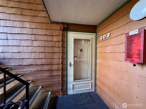 $315,000 | 7320 North Skyview Place, Unit D203, Tacoma, WA 98406