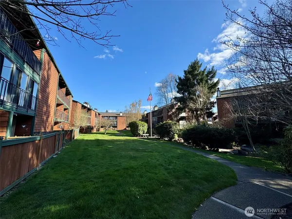 $315,000 | 7320 North Skyview Place, Unit D203, Tacoma, WA 98406