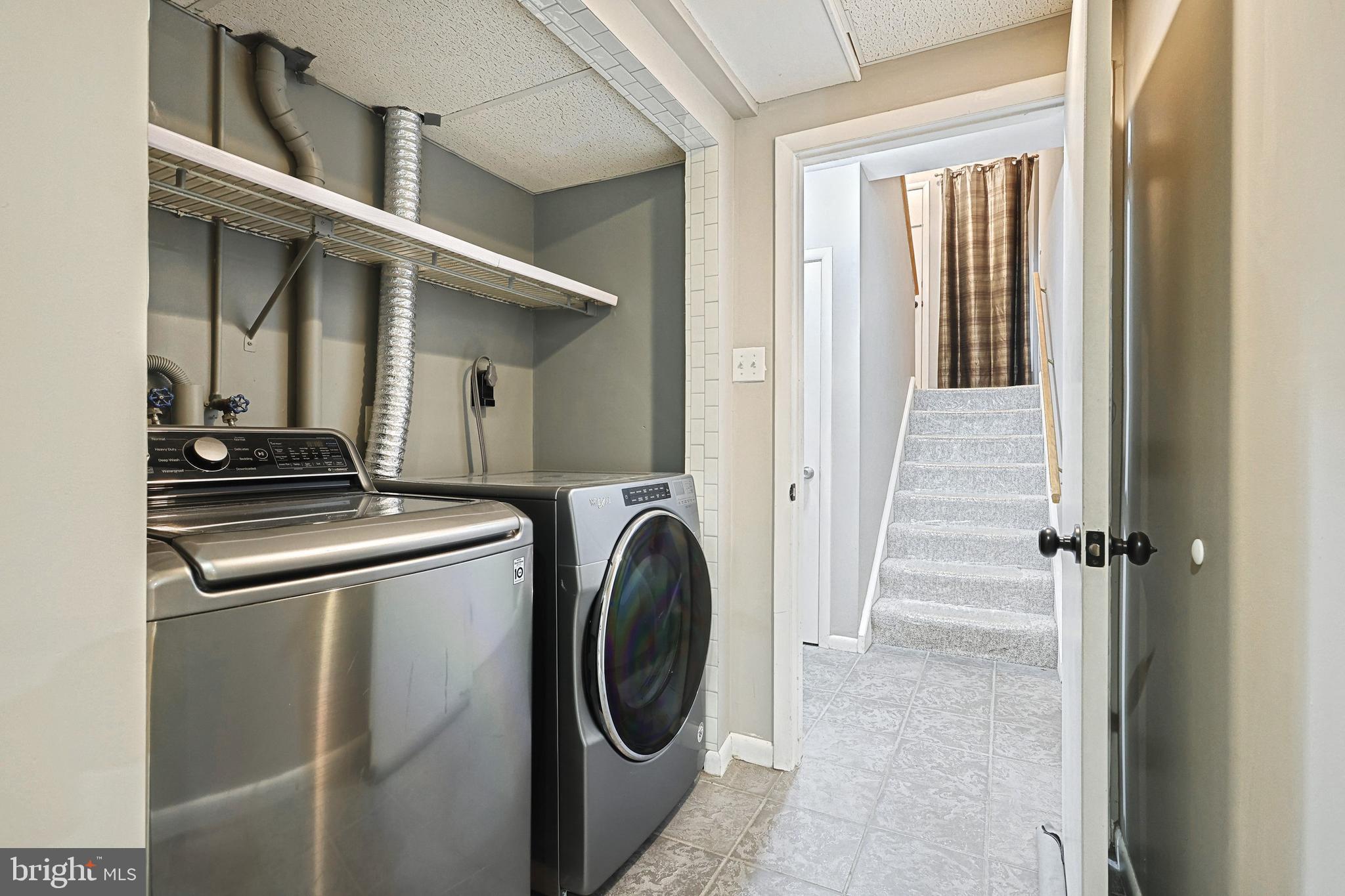 170 Greenleaf Road York, PA 17406 - Photo 28 of 38 Laundry