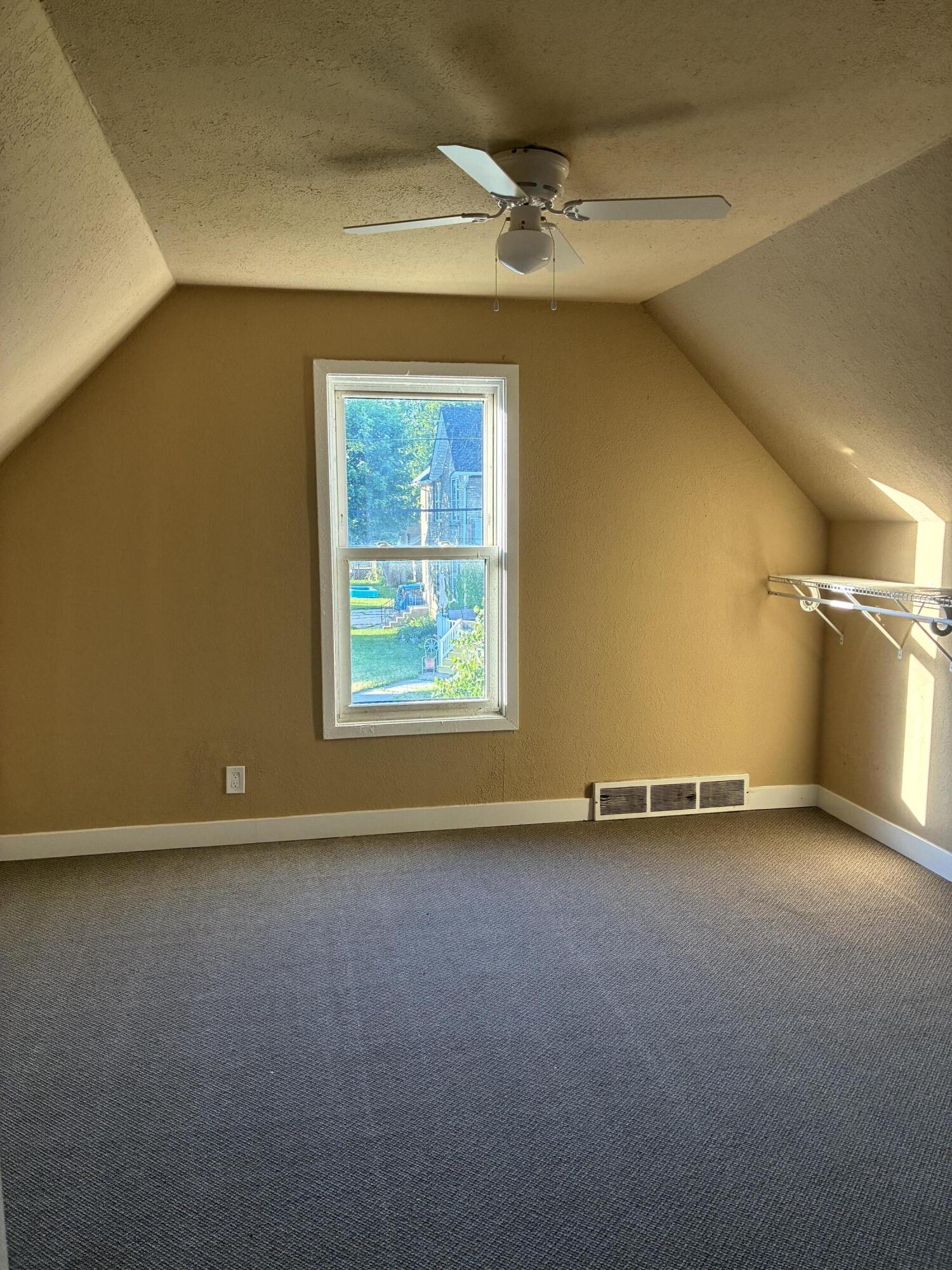 2415 Prospect Street Racine, WI 53404 - Photo 12 of 33 UPPER BED 3