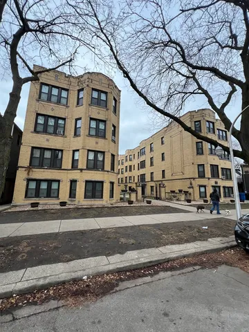 $1,845 | 3821 North Greenview Avenue, Unit 2E, Chicago, IL 60613