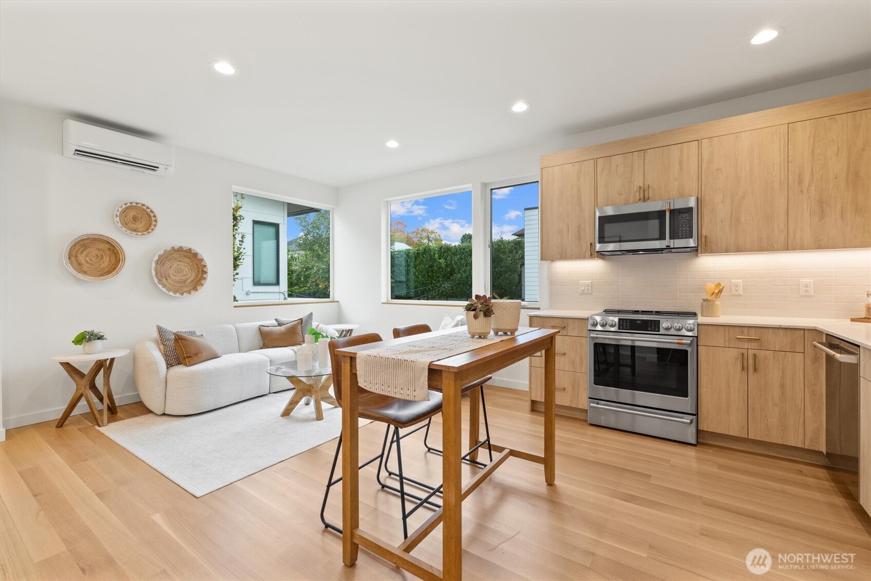 2214 Broadway East, Unit B Seattle, WA 98102 - Photo 12 of 33