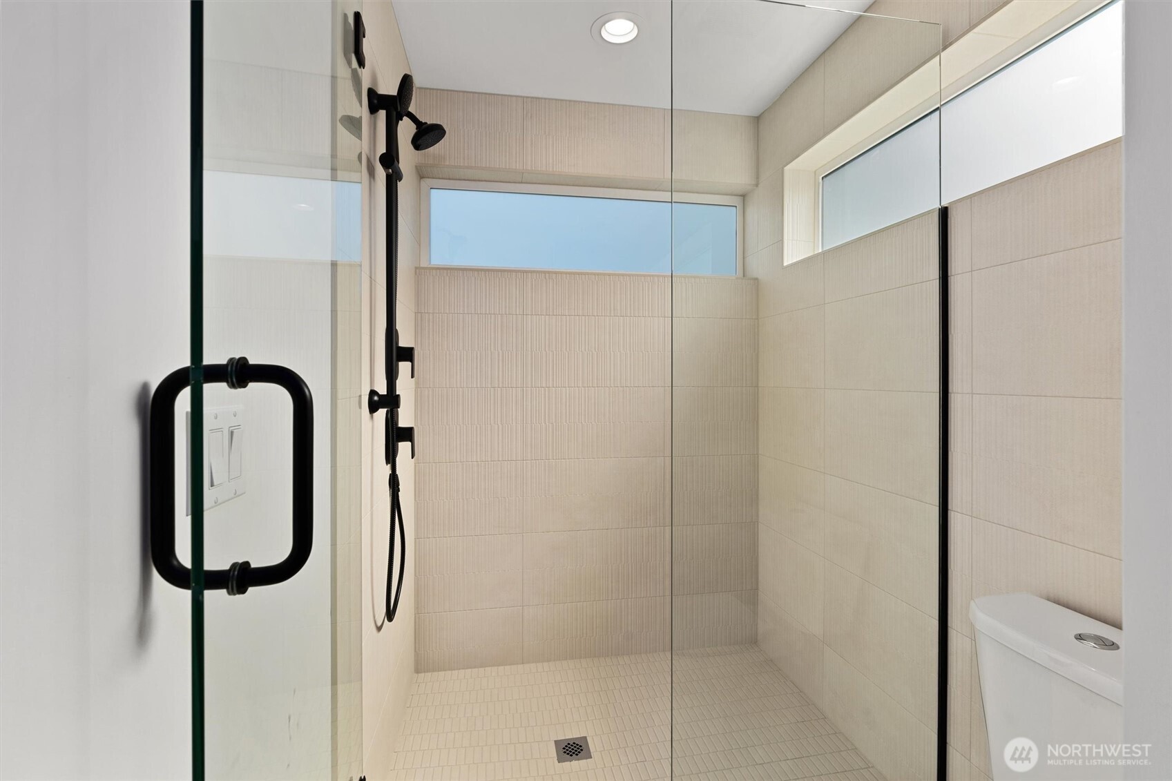 2214 Broadway East, Unit B Seattle, WA 98102 - Photo 15 of 33