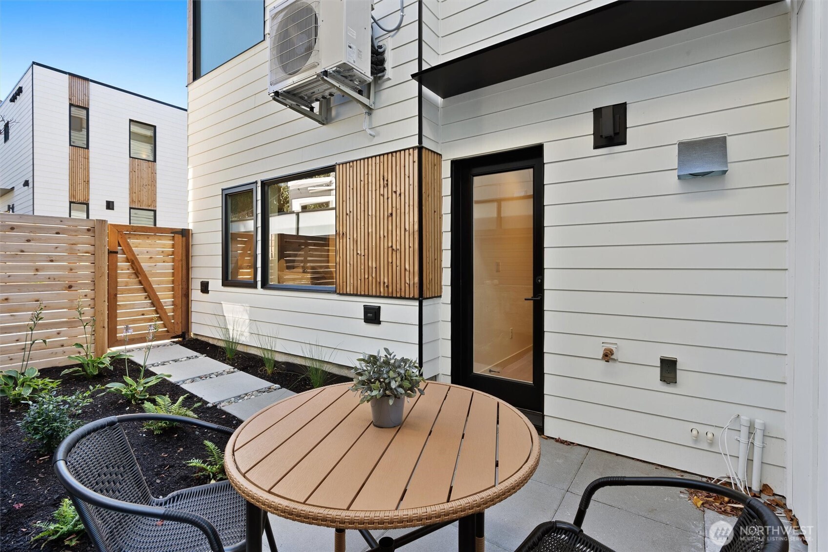 2214 Broadway East, Unit B Seattle, WA 98102 - Photo 20 of 33