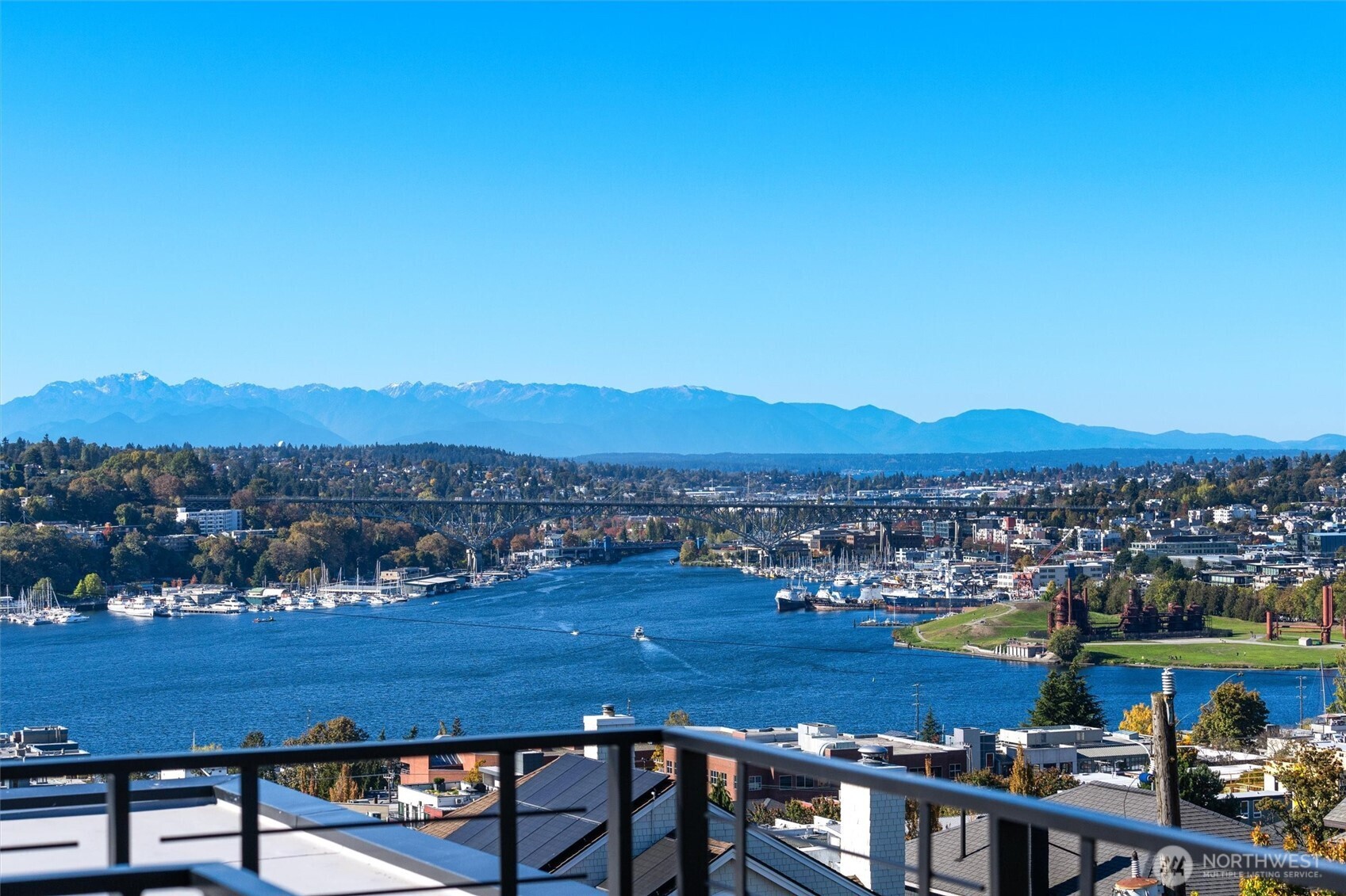 2214 Broadway East, Unit B Seattle, WA 98102 - Photo 2 of 33