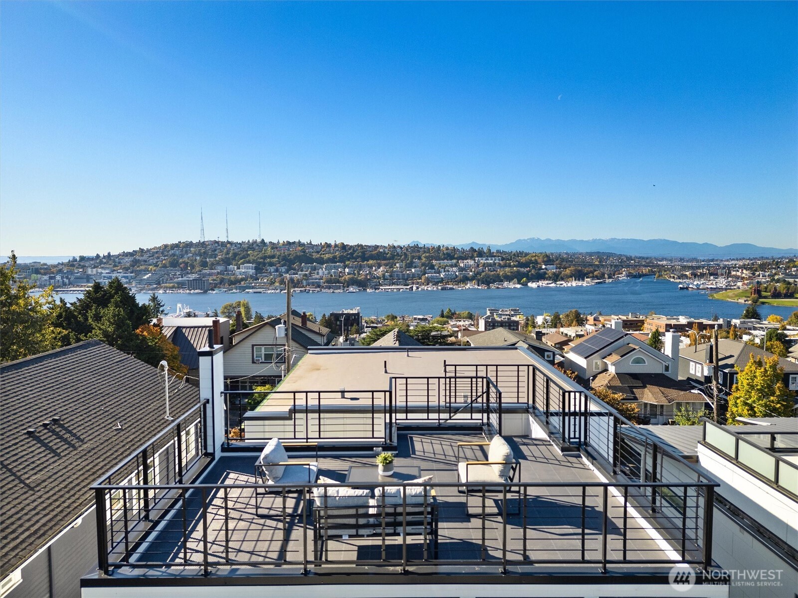 2214 Broadway East, Unit B Seattle, WA 98102 - Photo 21 of 33