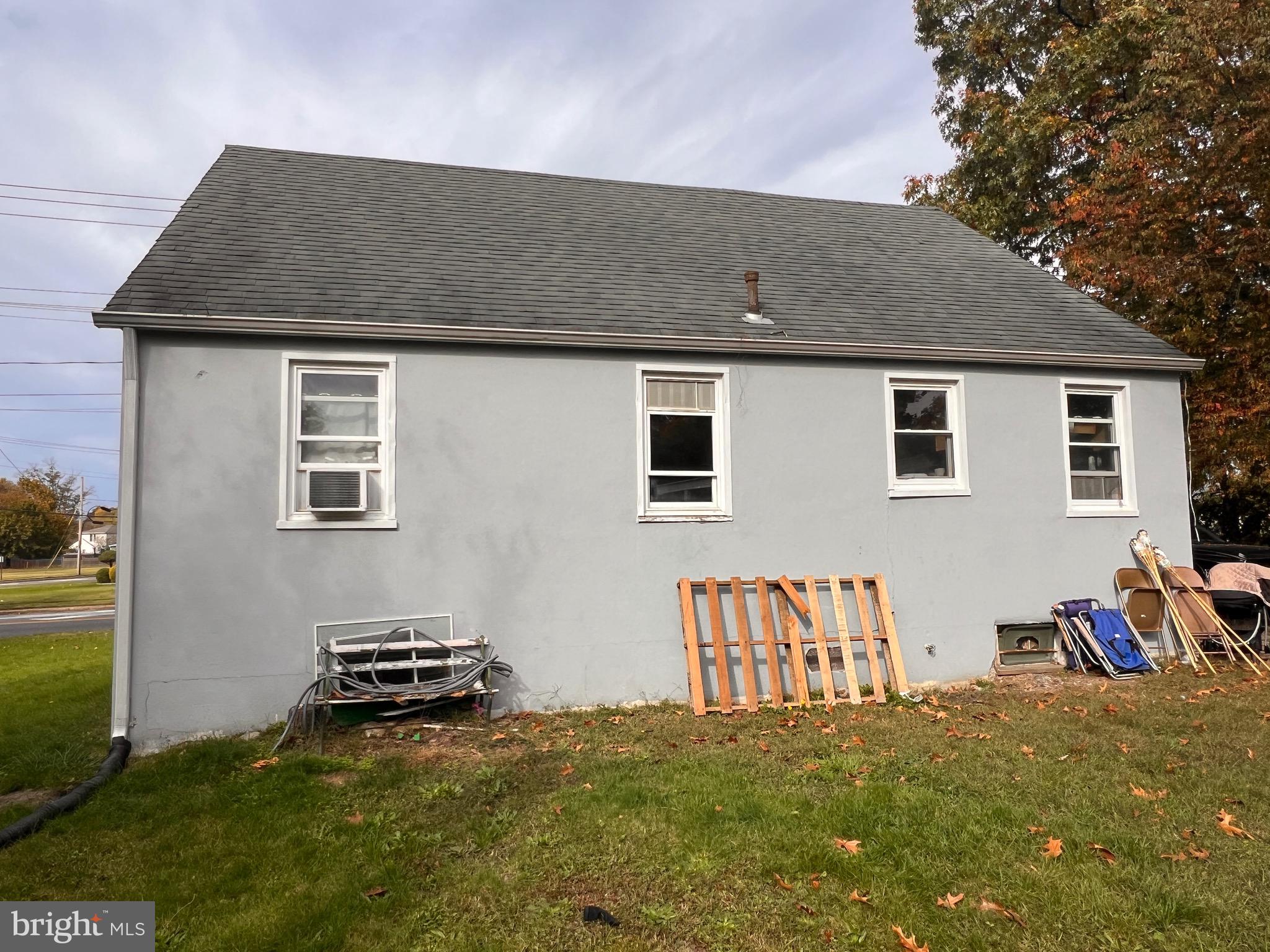 22 West Laurel Road Stratford, NJ 08084 - Photo 4 of 32 Gallery Image 4
