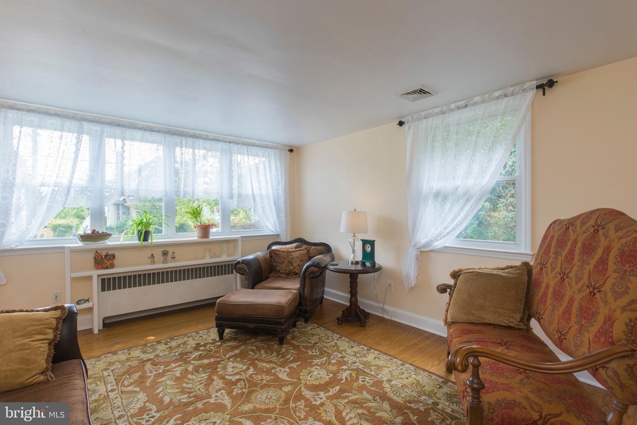 54 Ralston Avenue Havertown, PA 19083 - Photo 9 of 42 Living Room