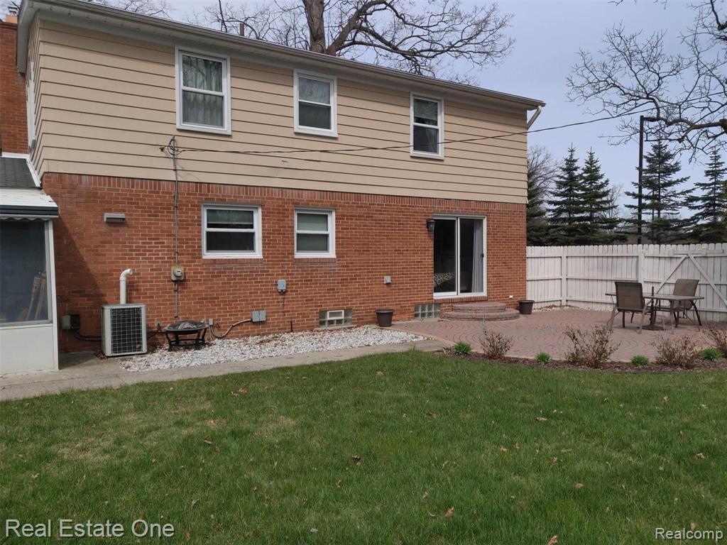 32064 Bonnet Hill Road Farmington Hills, MI 48334 - Photo 29 of 29