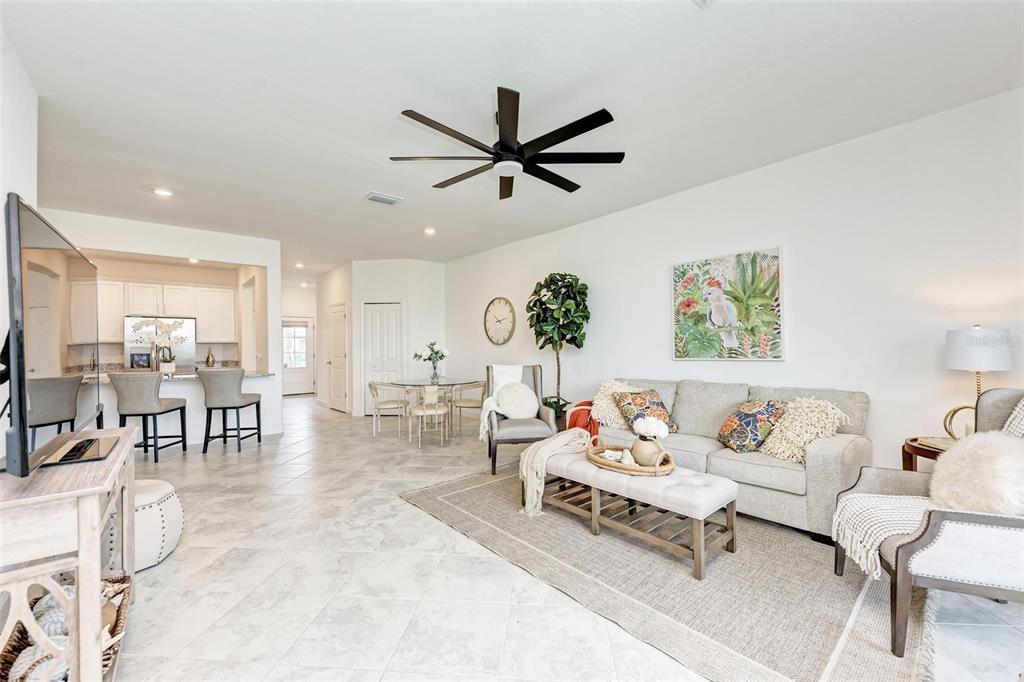 15216 Lyla Terrace Lakewood Ranch, FL 34211 - Photo 3 of 34