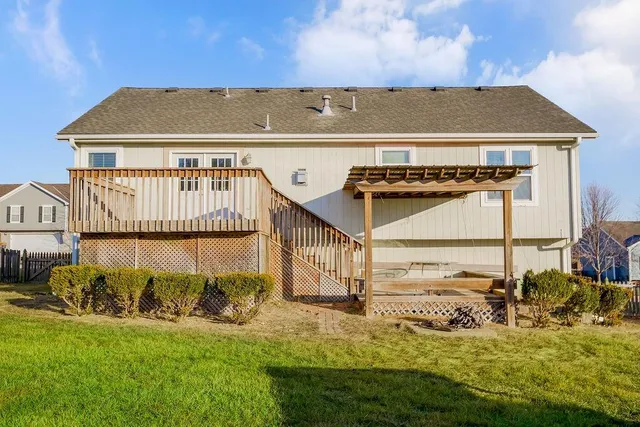 $300,000 | 1003 East Madelyn Drive, Kearney, MO 64060