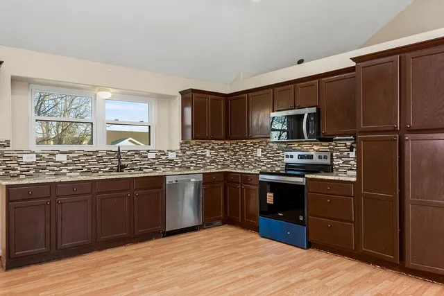 $300,000 | 1003 East Madelyn Drive, Kearney, MO 64060