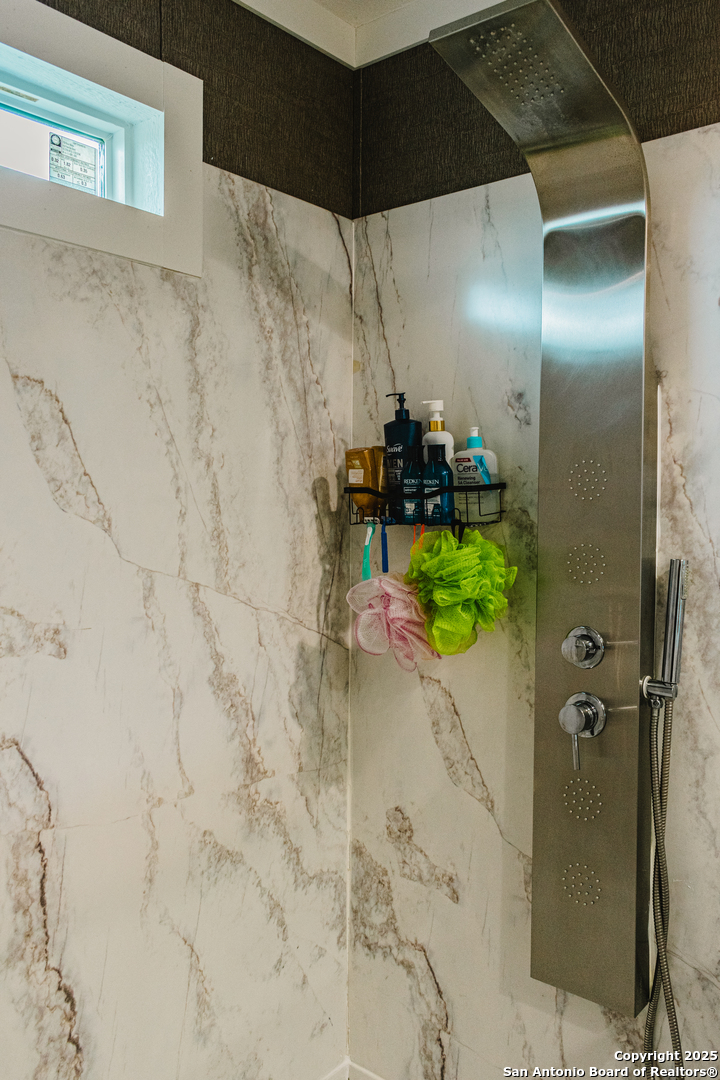 342 PR 4653 Hondo, TX 78861 - Photo 31 of 35 a bathroom with a shower