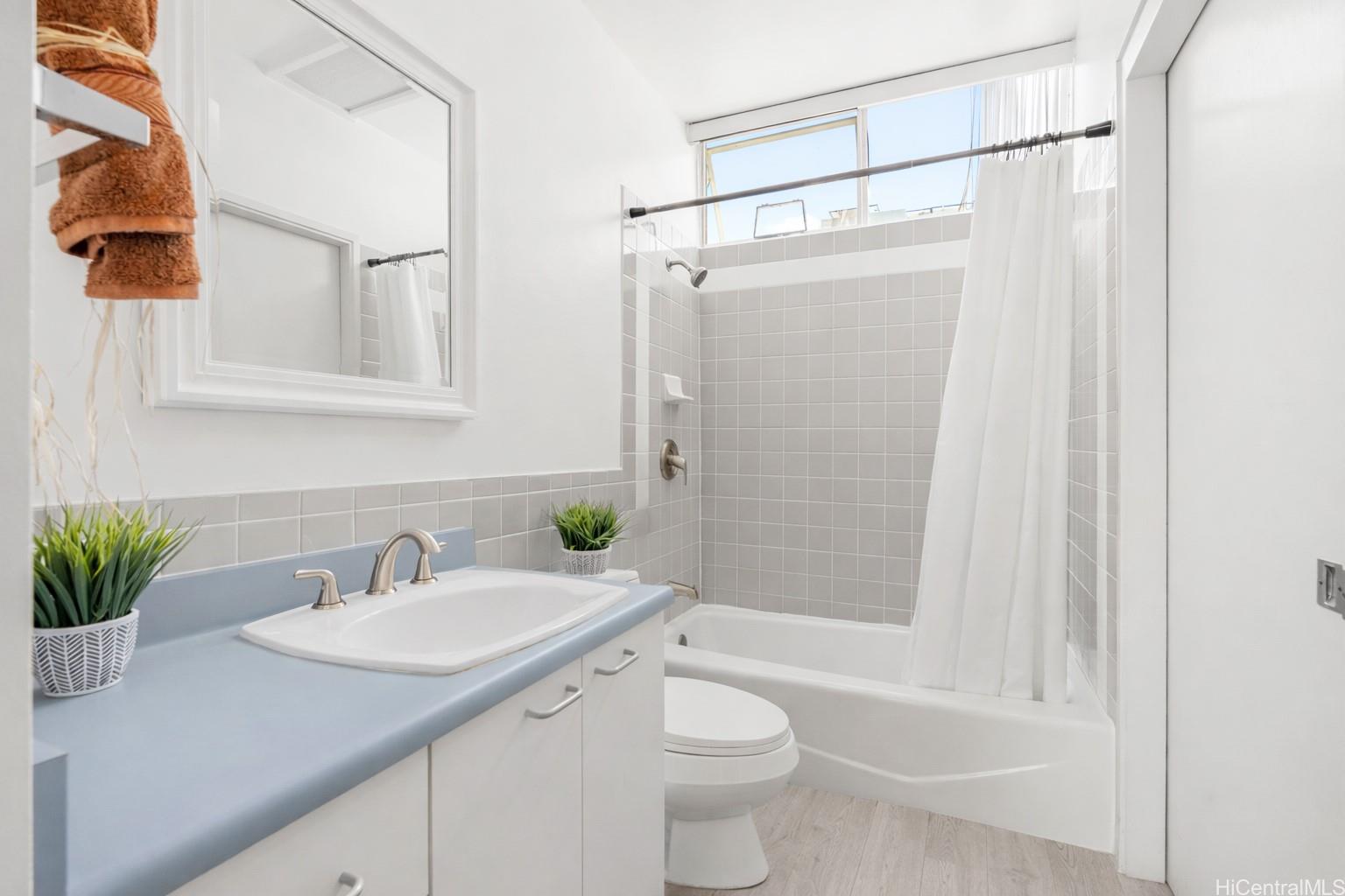 45-081 Lilipuna Road, Unit A Kaneohe, HI 96744 - Photo 14 of 18 hall full bath