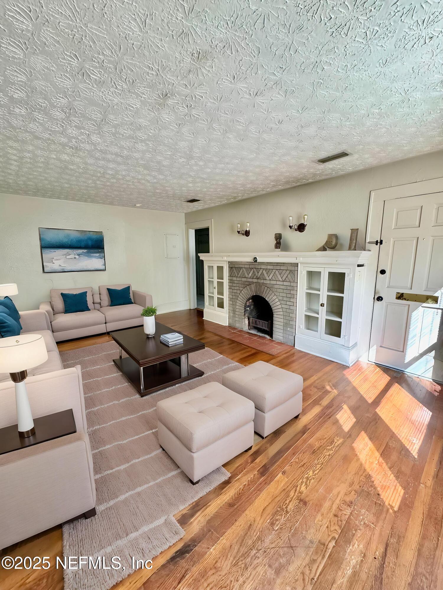 1402 James Street Jacksonville, FL 32205 - Photo 7 of 34 Virtual Staging Cloud - IMG_6580.jpg-May