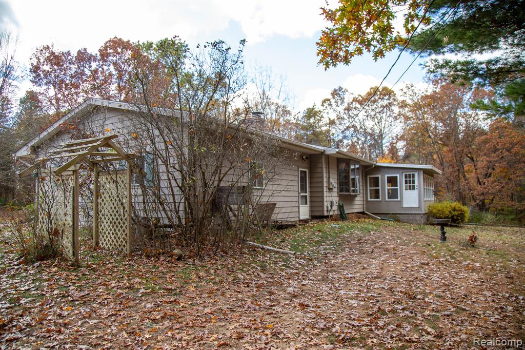 2273 King Road Lapeer, MI 48446 - Photo 12 of 31