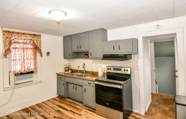 $548,888 | 422 Crystal Avenue | South New York