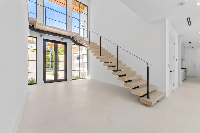 $5,950,000 | 880 Northeast 3rd Avenue, Boca Raton, FL 33432