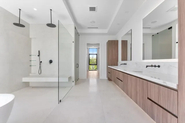 $5,950,000 | 880 Northeast 3rd Avenue, Boca Raton, FL 33432