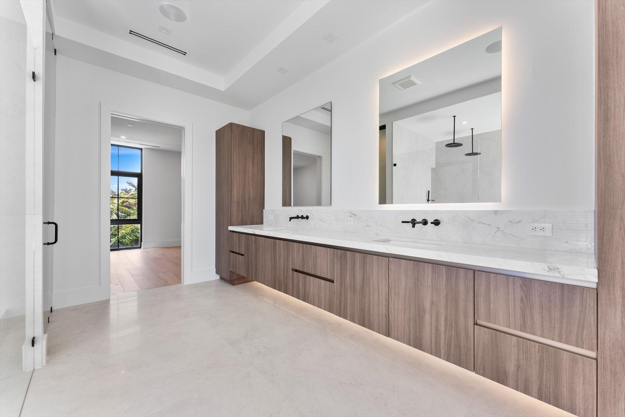 880 Northeast 3rd Avenue Boca Raton, FL 33432 - Photo 47 of 100 Primary Bath