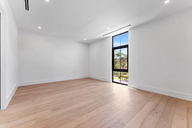 $5,950,000 | 880 Northeast 3rd Avenue, Boca Raton, FL 33432